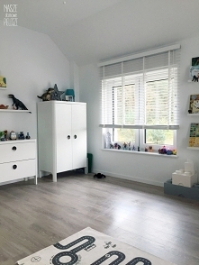 Białe żaluzje drewniane montowane do ściany w pokoju dziecięcym :)

Zdjęcie dostaliśmy od naszej klientki, Pani Justyny

Żaluzje drewniane i bambusowe znajdziesz na Nasze Domowe...