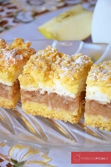 Szarlotka z bezą i kruszonką