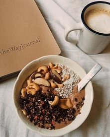 Breakfast! Happy monday <3