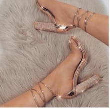 Hej dziewczyny, szukam takich butków na polskich stronach i nie mogę znaleść. Może ktoś wie gdzie mogę takie znaleść ?