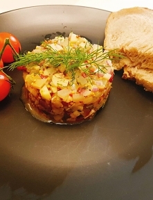 Przepis na tatar ze śledzia.