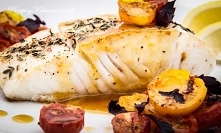 Ryba pieczona z pomidorkami