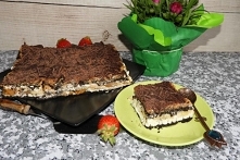 Szybkie ciasto z kremem, owocami, kajmakiem bez pieczenia