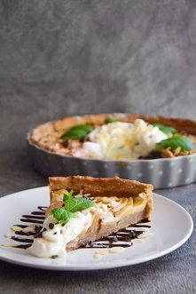 Żytnia tarta jabłkowa bez cukru FIT. Przepis po kliknięciu w zdjęcie.