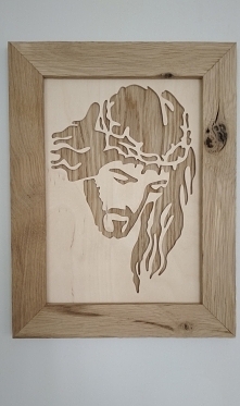 Ręcznie wycięty obraz ze sklejki brzozowej.
Rama z postarzanego drewna dębowego,podkład pod obrazek również dębowy.
Zapraszam do kontaktu.
Zainteresowanym wyślę link na Allegro.