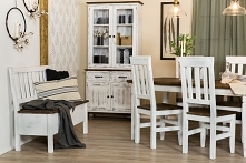 skandynawskie meble w kolorze antycznej bieli z ciemnymi dodatkami