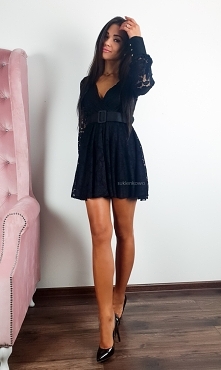 sukienkowo.com Kliknij w zdjecie by przejść do produktu.NOA - rozkloszowana koronkowa mini sukienka z paskiem czarna