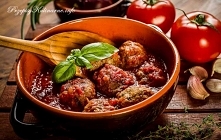 Pulpety w sosie pomidorowym