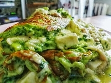 Nie masz pomysłu na śniadanie.
Uważam że to jest jeden z najbardziej skomplikowanych posiłków. Może dlatego że pierwszy i zawsze człowiek chce żeby był jak najbardziej pożywny i dawał energię na resztę dnia.
A oto idealne połączenie smaku, sytości i energii.
keto zielony omlet