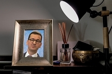 Po dwóch tygodniach od wyborów Prawo i Sprawiedliwość zdążyło zapowiedzieć, że 1/ może nie zdążyć z pakietem ustaw dla przedsiębiorców i emerytów, które miało uchwalić w ciągu 1...