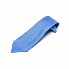 Jak dobrać krawat do garnituru chłopięcego by Twoje dziecko prezentowało się bez zarzutu? Opowiadamy w artykule!