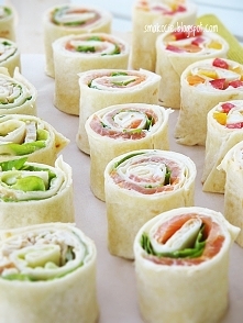 Roladki z tortilli z trzema...