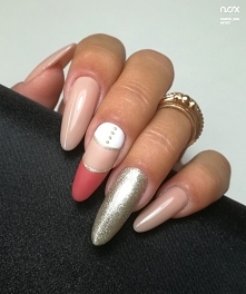 Lubicie delikatny brąz w połączeniu ze świecidełkami? Wybierzcie Kawę na Ławę i zestawcie ją ze złotymi błyskotkami - w takiej konfiguracji efekt WOW gwarantowany! ✨