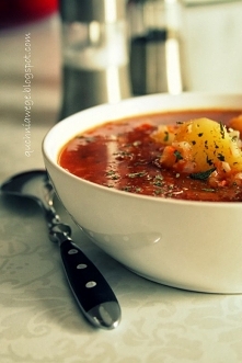 Gęsta zupa pomidorowa