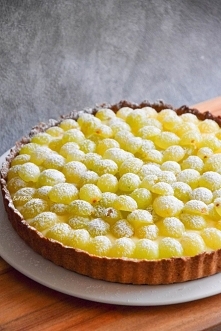 Żytnia tarta z budyniem i winogronami. Przepis po kliknięciu w zdjęcie.