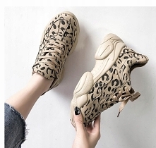 "Ugly shoes" brzydkie buty to hit ostatnich miesięcy, z pozoru nie za ładne, ale w tym tkwi ich urok.