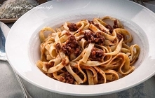 Makaron wstążki z mięsem