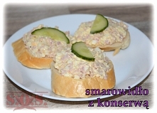 Pasta z jajkiem i konserwą turystyczną - pyszna z pieczywem;)