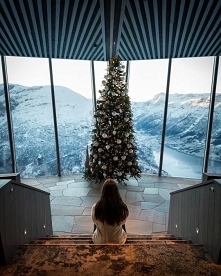 "Widać to , co najprostsze , wymaga olśnienia..."