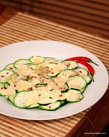 Salatka_z_cukinia_i_parmezanem