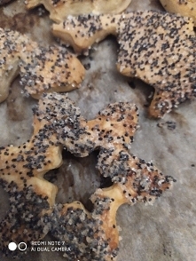 Amoniaczki posypane cukrem i makiem. :) a Wy jakie ciastka pieczecie na święta?