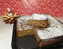 Wilgotny   makowiec  japoński 
Masa:
puszka gotowej masy makowej
5 jajek
4 łyżki cukru
2 łyżki miodu
150g masła
3 jabłka
łyżeczka proszku do pieczenia
5 łyżek kaszy manny
5 łyże...