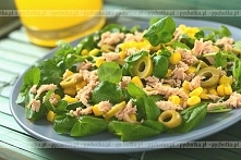 Sałatka z tuńczyka i oliwek