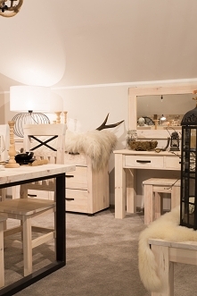 Białe meble drewniane meble...