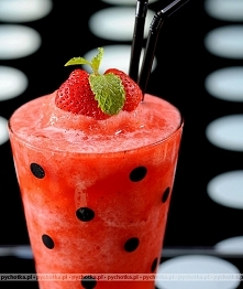 Koktajl truskawkowy z rumem