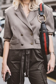 WŁOSKI SZYK, KTÓRY PODBIŁ ŚWIAT

Ta nietuzinkowa marka zdobyła popularność już w pierwszej połowie ubiegłego wieku. Pierwsza torebka z dwiema połączonymi literami GG została bow...