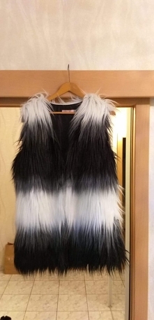 sprzedam czarno-białą kamizelkę