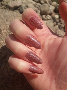 Naturalne paznokcie tradycy...