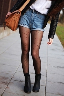 şort külotlu çorap kombinleri