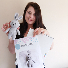 Chcesz się nauczyć szydelkować i nie wiesz od czego zacząć? Kreatywny box do nauki szydełkowania ci w tym pomoże. Box zawiera:
