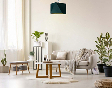 Nowoczesny plafon sufitowy TACOMA GOLD rewelacyjnie oświetli Twój dom zjawiskowym dla oka blaskiem! Diamentowy klosz lampy umieszczony został na metalowej podsufitce, nadając ca...