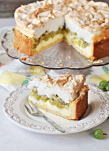 Ciasto budyniowe z agrestem i bezą