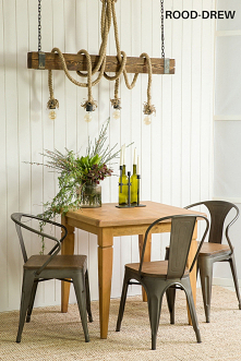 Wystrój jadalni w stylu rustykalnym