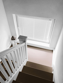 Żaluzja aluminiowa 25mm na oknie w korytarzu u naszej Klientki, Pani Dagmary :)

Żaluzje aluminiowe to rozwiązanie niedrogie, łatwe w montażu oraz utrzymaniu.
Więcej na --->&...