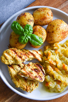 Kurczak jogurtowy - idealny na grilla FIT. Przepis po kliknięciu w zdjęcie.