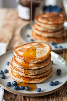 Pełnoziarniste placki z jogurtem greckim