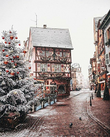 92 dni! Kochani czytamy wszystkie komentarze, powiedzcie nam gdzie znaleźliście już świąteczne dekoracje, u nas nic :(
#chcejuzswieta #bożenarodzenie #święta