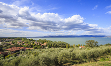 Campingi Włochy powstały z myślą o tym, aby zapewnić wczasowiczom najlepsze warunki w czasie urlopu! Zapoznaj się w ofertą wyszukiwarki i wybierz idealnie miejsce dla siebie i c...