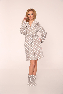 Idealny dodatek do jesiennej pidżamy to absolutnie zawsze będzie miękki szlafrok! W tym sezonie polecamy de lafense kropki 355 szlafrok damski.
