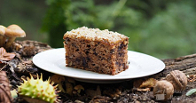 Ciasto Wiewiórka
Ciasto, które łączy w sobie smaki znane i lubiane. Jabłka z orzechami, rodzynkami tworzą aromatyczny smakołyk, który smakuje i młodym i starszym. Tak szybko zni...