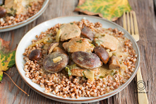 Polędwiczki w sosie musztardowym z grzybami