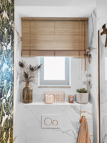 Żaluzja bambusowa 25mm w odcieniu PIASKOWYM w pięknej łazience Sandry z profilu EXPLORINGINTERIORS na Instagramie.

Jeśli szukasz pięknych żaluzji, zajrzyj na -->> NASZE D...