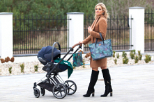 W Baby and Mam znajdziesz piękne jesienne akcesoria do wózka, idealne na spacer z maluchem. Wybieraj spośród ocieplaczy i wkładek do wózka, organizerów oraz parasolek!