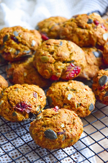 Pełnoziarniste ciasteczka dyniowe z żurawiną. Przepis po kliknięciu w zdjęcie.