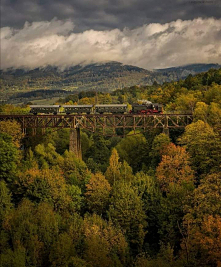 Trasa kolejowa Wałbrzych-Kłodzko (woj. dolnośląskie)- na zdjęciu parowóz TKt48-18.