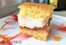 Szybkie Ciasto z Kremem Śmietankowym